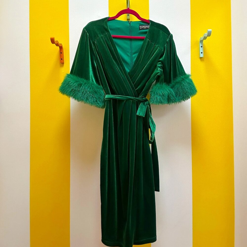 Hollywood Land Emerald Velvet Wrap Dress with Fur Sleeve Size XL